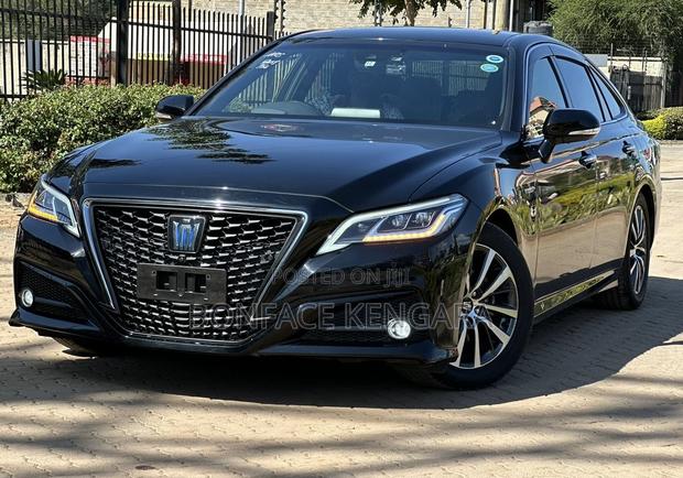 Toyota Crown 2018 Black