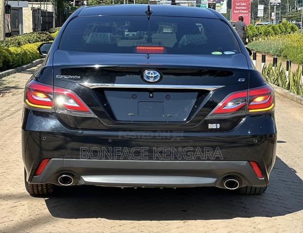 Toyota Crown 2018 Black
