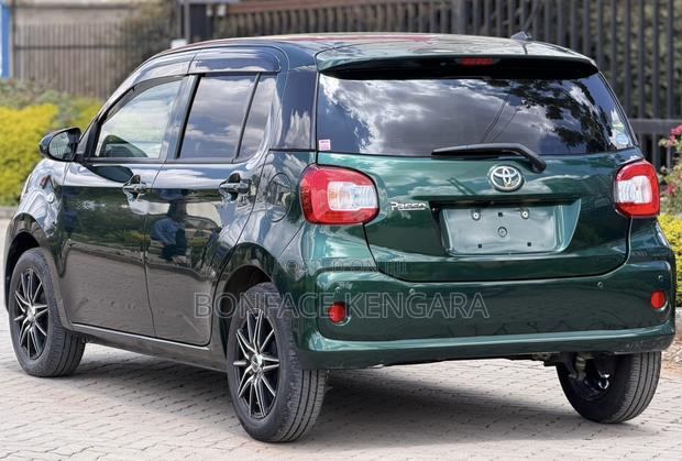 Toyota Passo 1.0 FWD 2020 Green