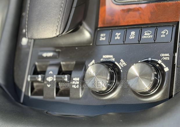 Lexus LX 570 AWD 2016 Black