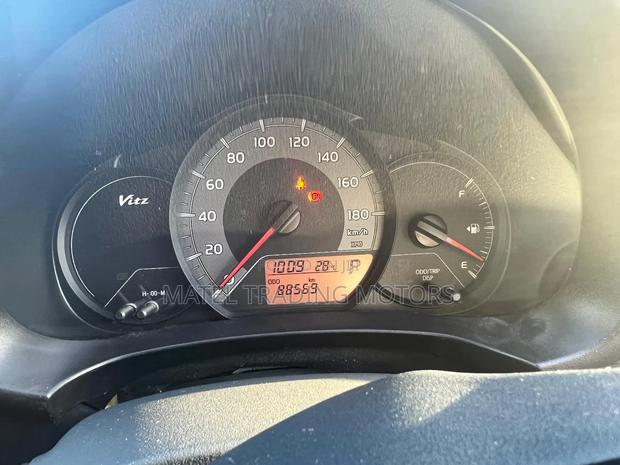 Toyota Vitz 1.3 AWD 5dr 2018 Brown