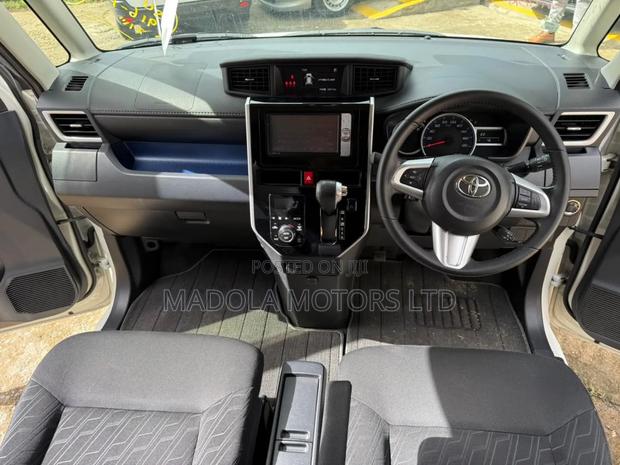 Toyota Tank 1.0 AWD 2019 Pearl