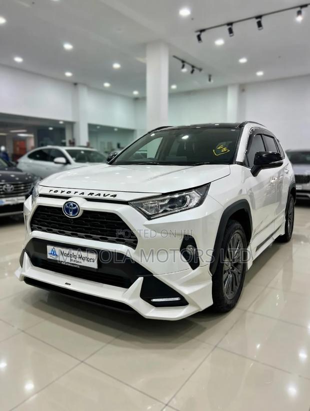 Toyota RAV4 Adventure AWD 2020 White