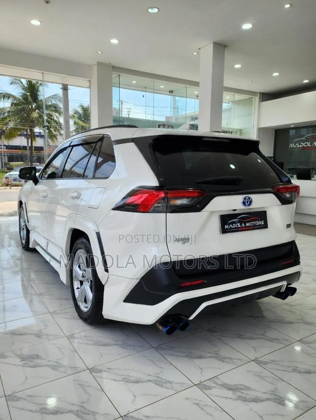 Toyota RAV4 Adventure AWD 2020 White