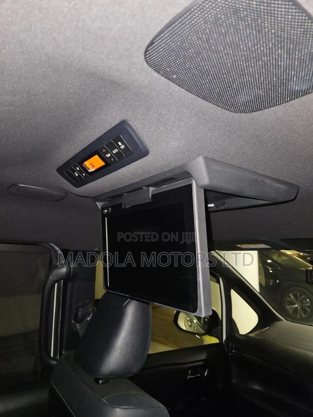 Toyota Noah 1.8 FWD Hybrid (7 seater) 2019 White
