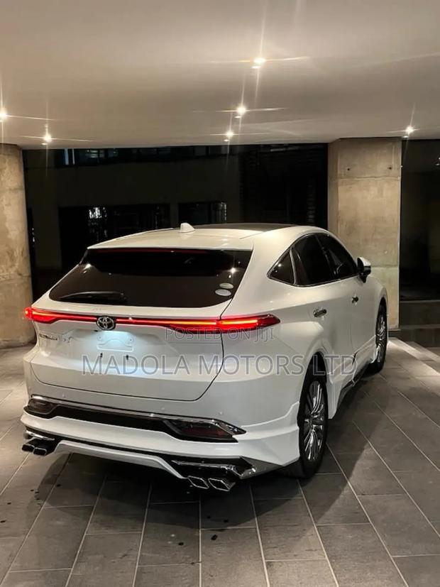 Toyota Harrier 2.0 4WD 2020 White