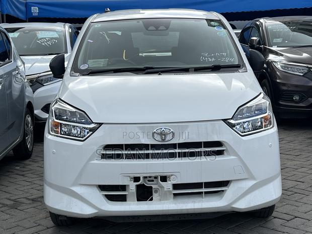 Daihatsu Mira 2019 Off white