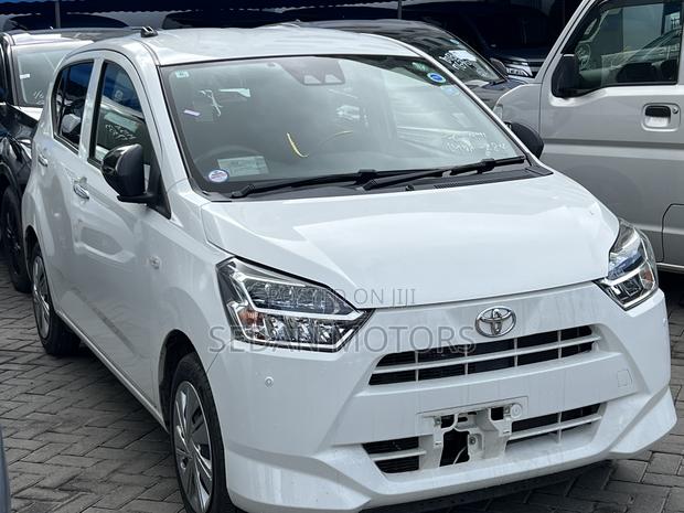 Daihatsu Mira 2019 Off white