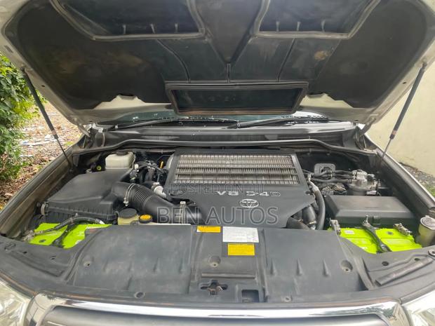 Toyota Land Cruiser 4.5 V8 TD STD 2011 Silver