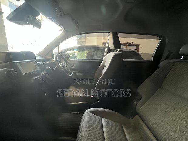 Toyota Porte 2019 Blue
