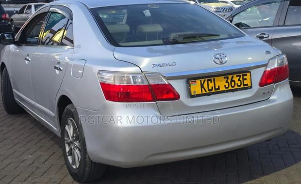 Toyota Premio 2011 Silver