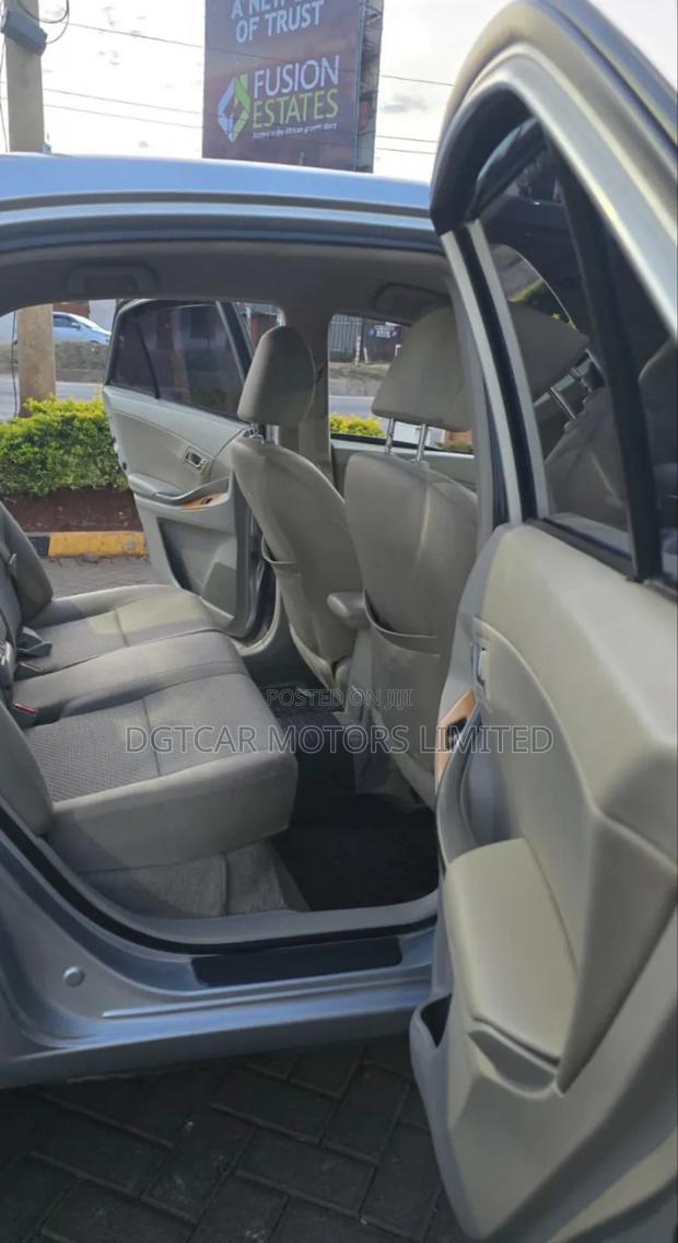 Toyota Premio 2011 Silver