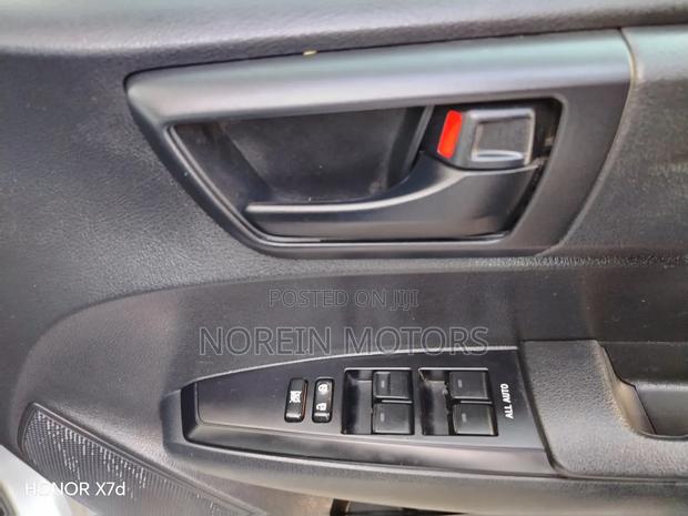Toyota Corolla Fielder 2019 Silver