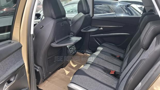 Peugeot 5008 1.6 THP 165 GT Line 2018 Gold