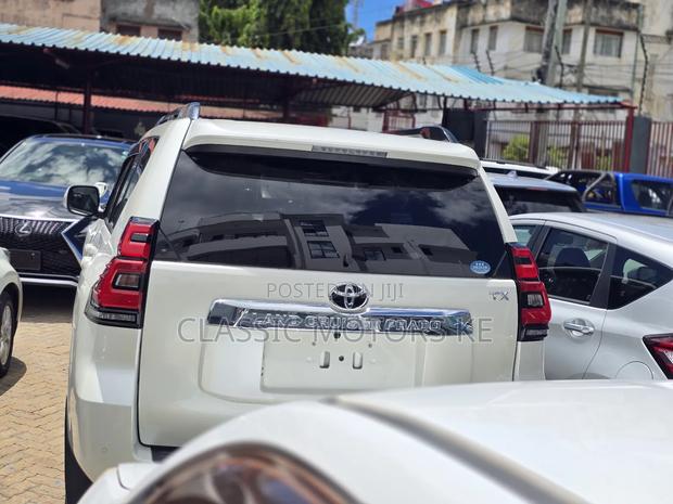 Toyota Land Cruiser Prado 2.7 2019 Pearl