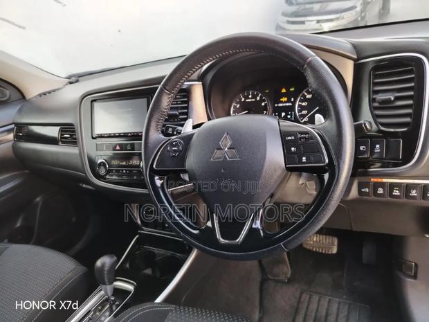 Mitsubishi Outlander 2018 White