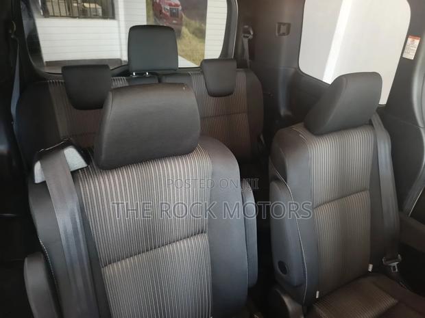 Toyota Noah 2018 White