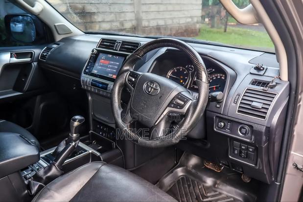Toyota Land Cruiser Prado 2.8 2018 Brown