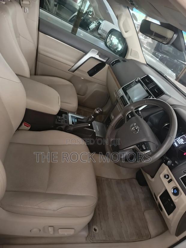 Toyota Land Cruiser Prado 2019 White