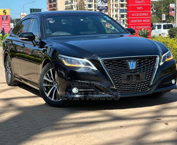 Toyota Crown 2018 Black