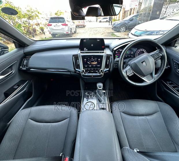 Toyota Crown 2018 Black