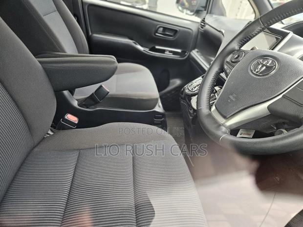 Toyota Noah 2018 Black