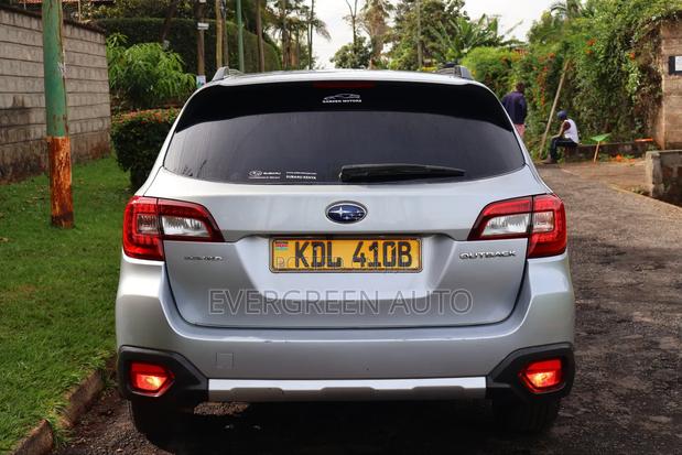 Subaru Outback 2.5i 4dr Wagon AWD (2.5L 4cyl CVT) 2015 Silver