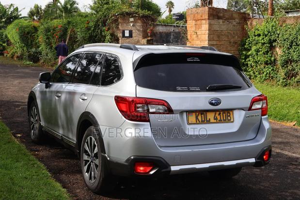 Subaru Outback 2.5i 4dr Wagon AWD (2.5L 4cyl CVT) 2015 Silver