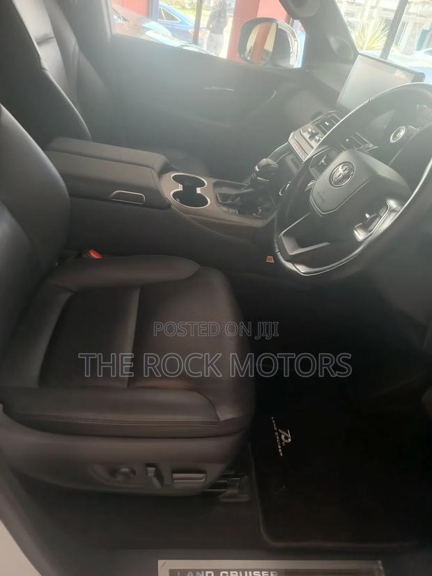 Toyota Land Cruiser Prado 2021 White
