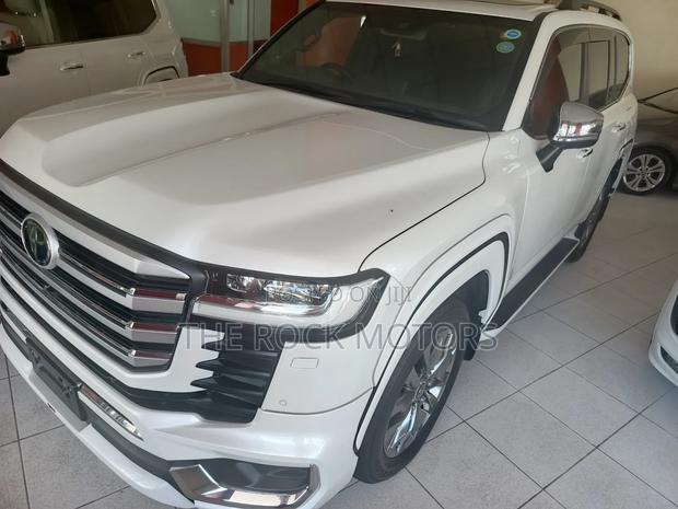 Toyota Land Cruiser Prado 2021 White