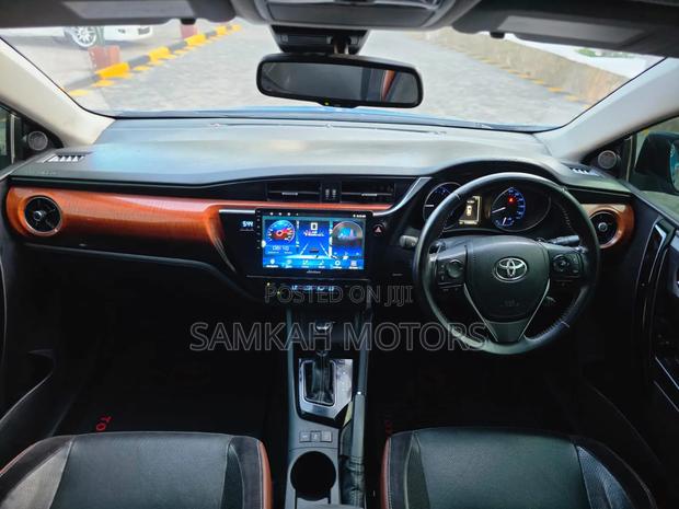 Toyota Auris 2017 Blue