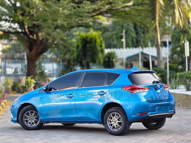 Toyota Auris 2017 Blue
