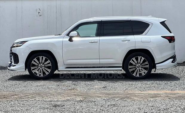 Lexus LX 600 2023 White