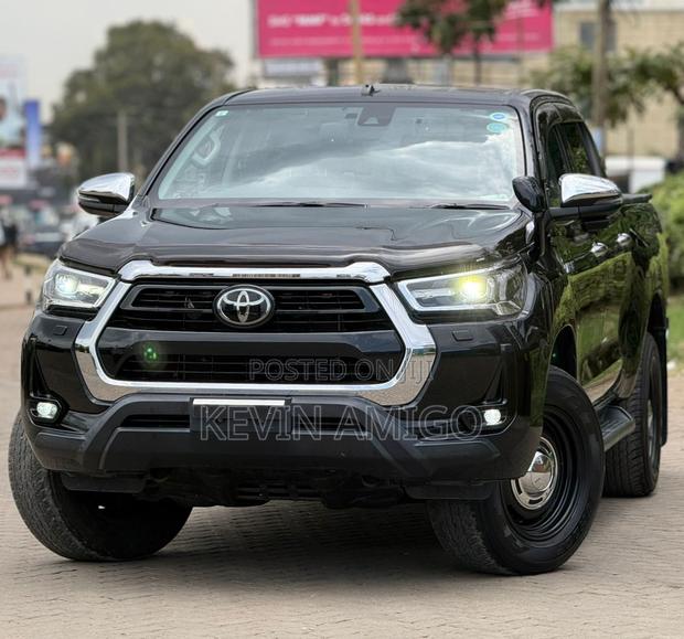 Toyota Hilux 2020 Black