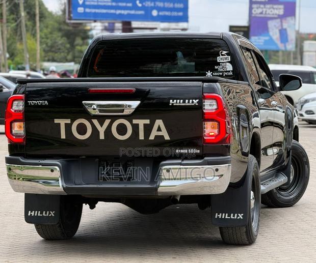 Toyota Hilux 2020 Black
