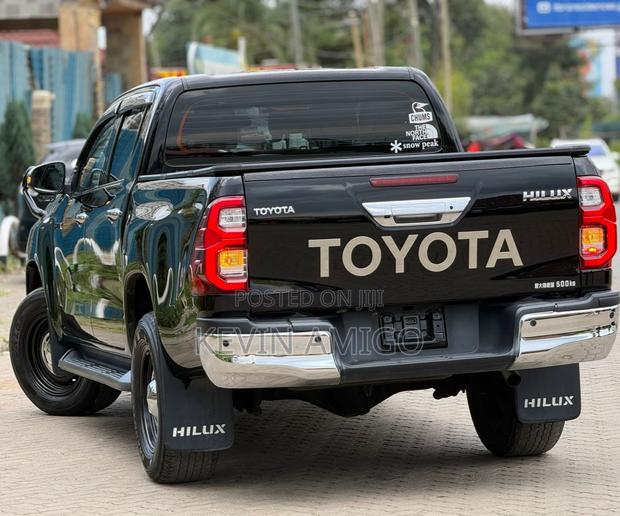 Toyota Hilux 2020 Black