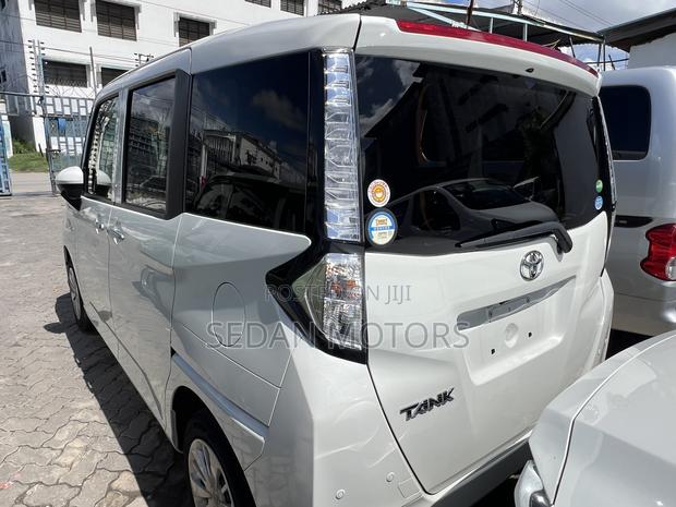 Toyota Tank 2019 White