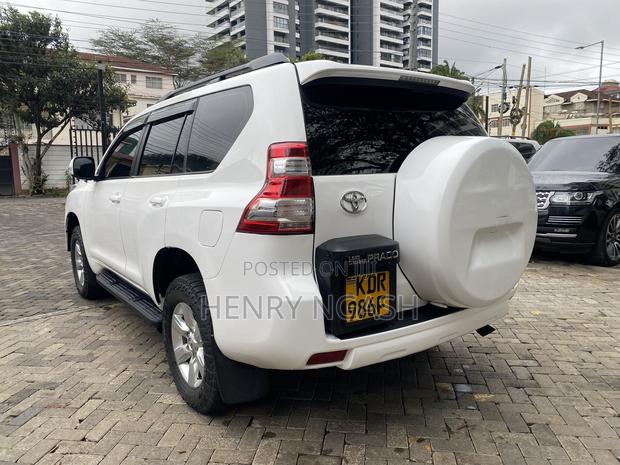 Toyota Land Cruiser Prado 2017 White