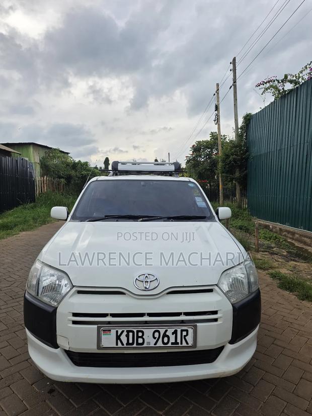 Toyota Succeed SV Premium 2014 White