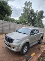 Toyota Hilux 2013 Gold for sale