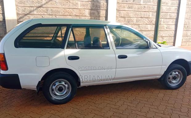 Toyota Corolla 2001 White