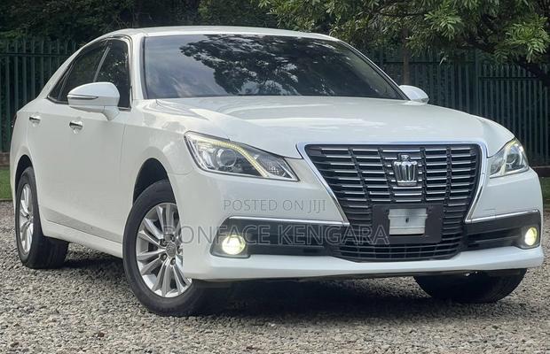 Toyota Crown 2014 White