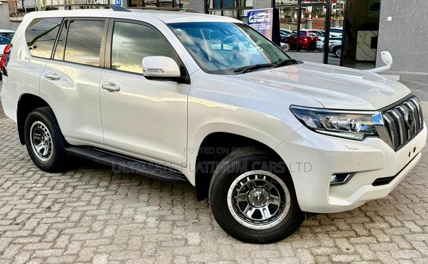 Toyota Land Cruiser Prado 2.8 2019 White
