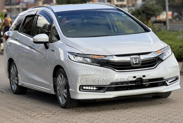 Honda Fit Shuttle 1.5 Hybrid 2WD 2019 White