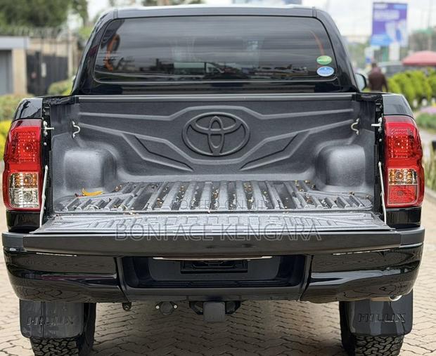 Toyota Hilux Revo Double Cab Deisel 2.4 AWD 2019 Black