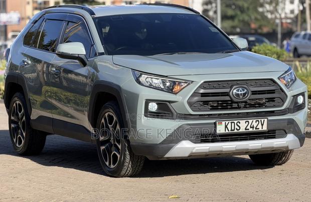 Toyota RAV4 Adventure 2019 Green