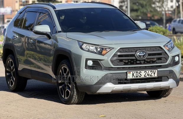 Toyota RAV4 Adventure 2019 Green