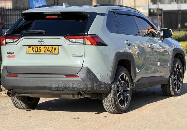 Toyota RAV4 Adventure 2019 Green