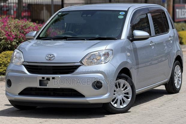 Toyota Passo 1.0 FWD 2020 Silver