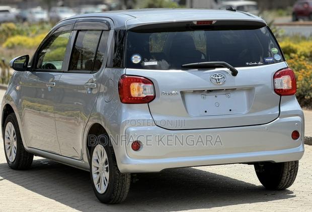 Toyota Passo 1.0 FWD 2020 Silver